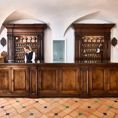 لو سيرينس فندق بوسيتانو